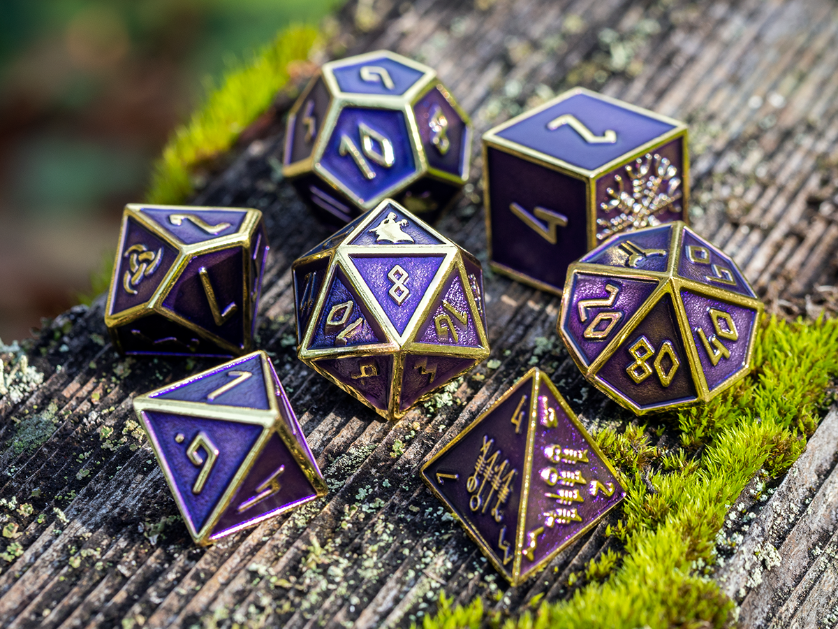 A&amp;A - Fiolett Norse Foundry Metal Dice Set